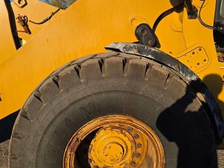 2015-caterpillar-938m-image-16