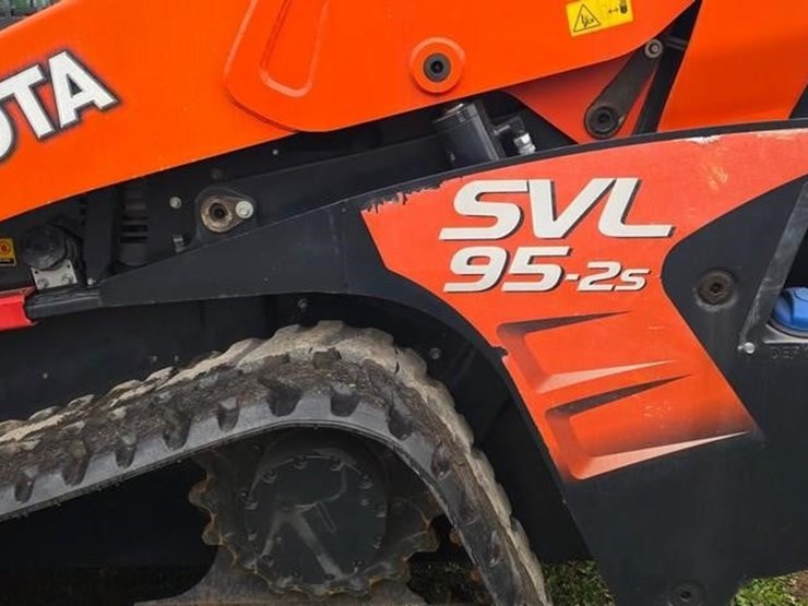 2017-kubota-svl95-2s-image-15