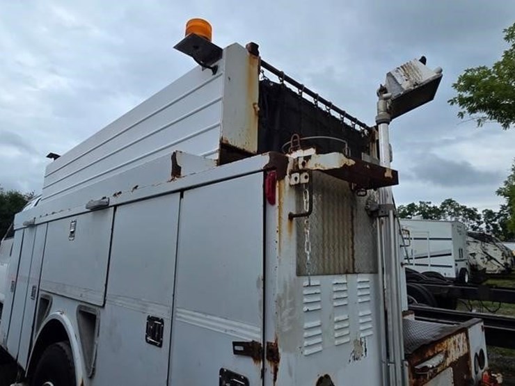 2007-gmc-topkick-c8500-image-18