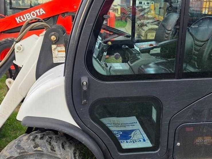 2003-bobcat-toolcat-5600-image-11