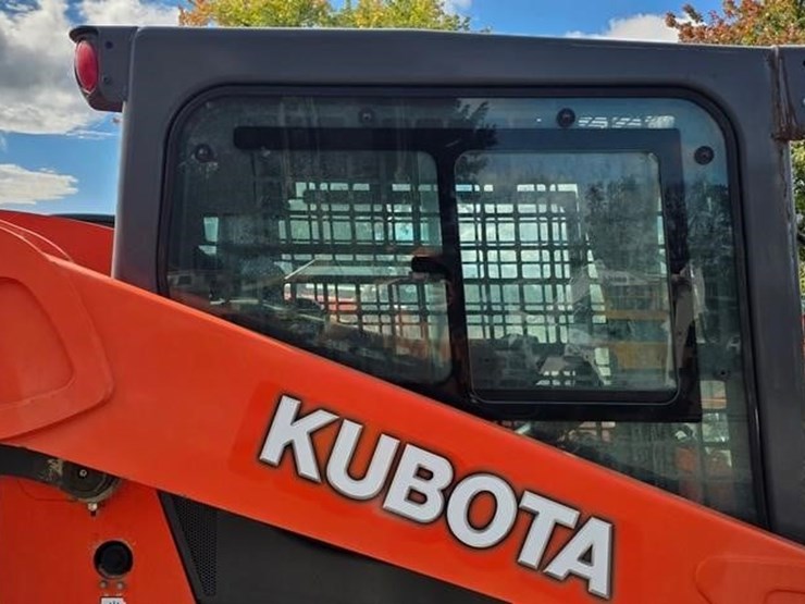 2019-kubota-ssv75-image-28