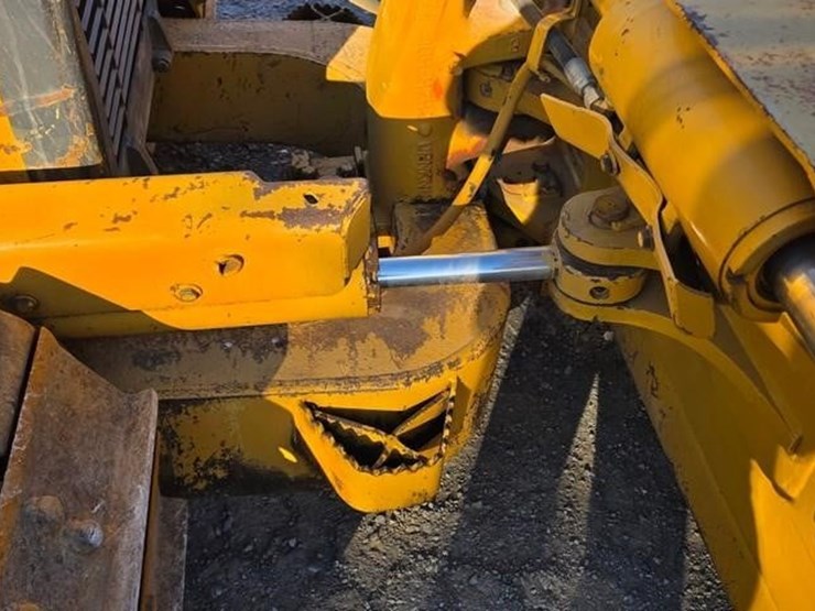 2009-caterpillar-d6k-xl-image-45