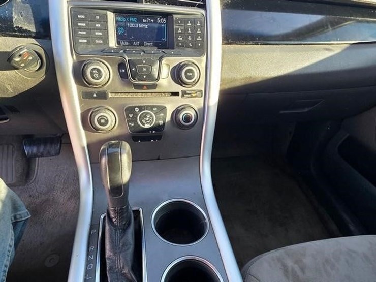 2011-ford-edge-se-image-43