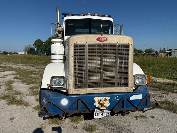 1990-peterbilt-357-image-3