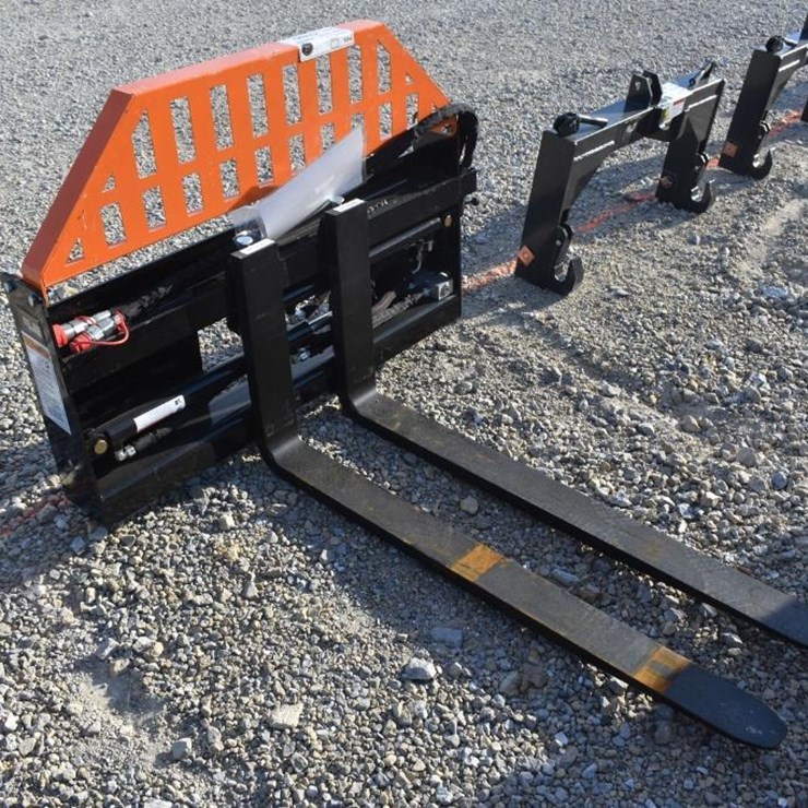 WOLVERINE PALLET FORK ATTACHMENT 47490