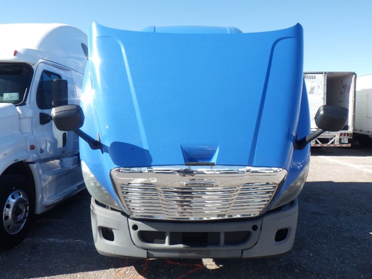 2017-freightliner-cascadia-125-image-23