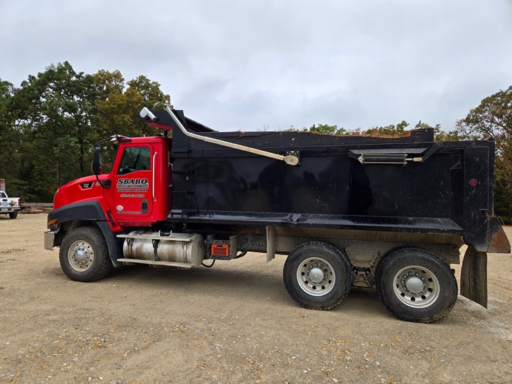 2012-caterpillar-ct660-image-8