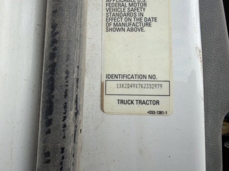 2019-kenworth-t880-image-14