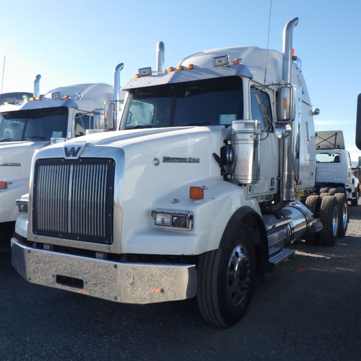 2020 WESTERN STAR 4900SB