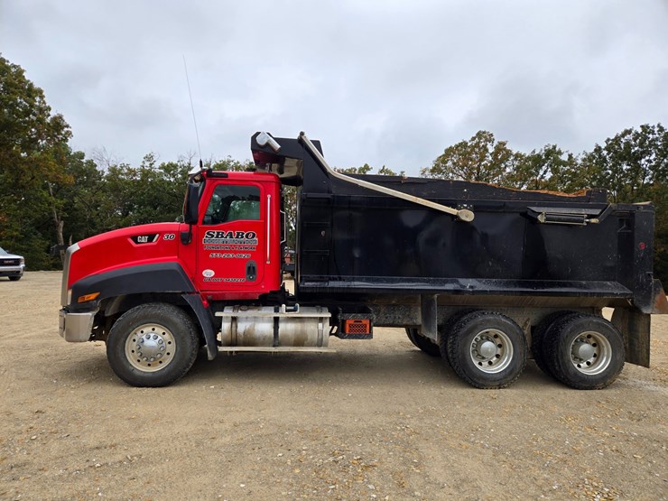 2012-caterpillar-ct660-image-6