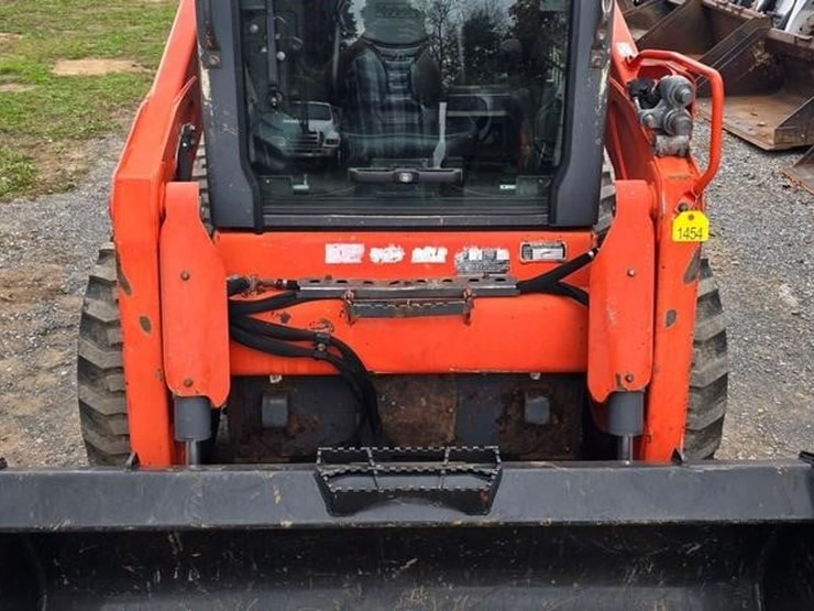 2016-kubota-ssv65-image-35