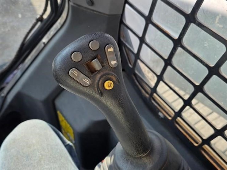 2021-bobcat-t76-image-52
