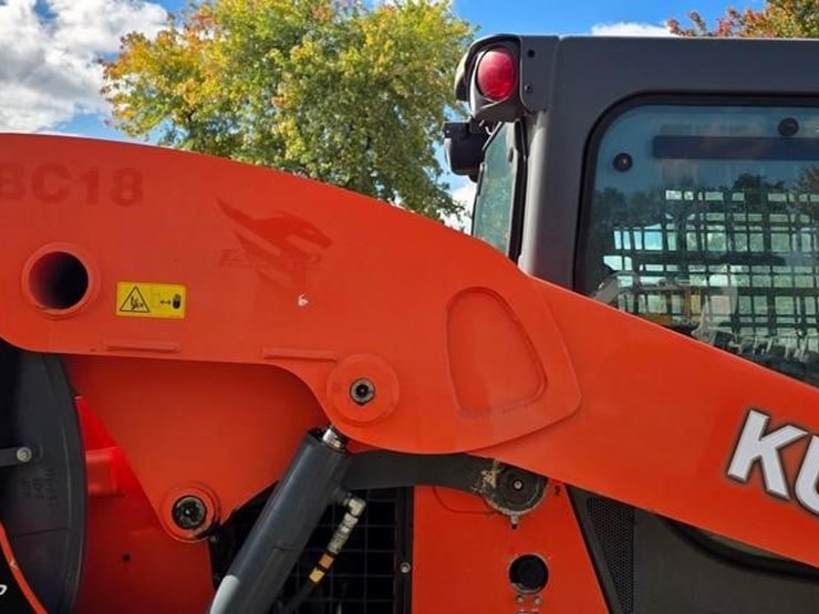 2019-kubota-ssv75-image-25