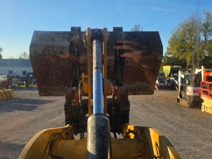 2015-caterpillar-938m-image-92