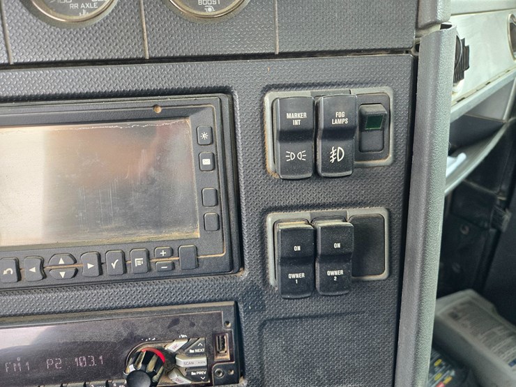 2012-caterpillar-ct660-image-77