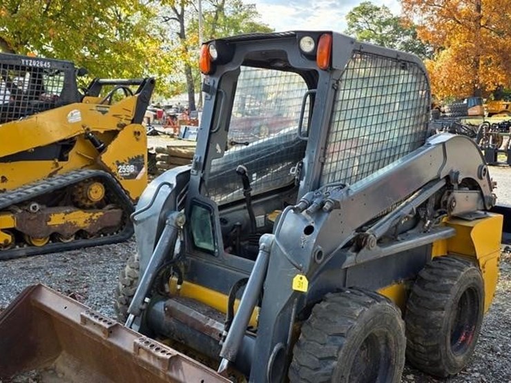 2014-new-holland-l218-image-33