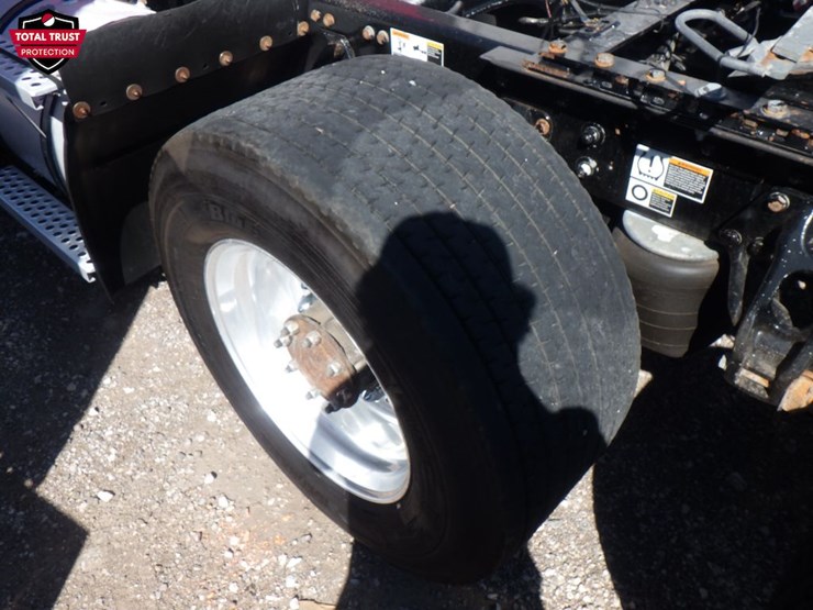 2021-kenworth-t680-image-13