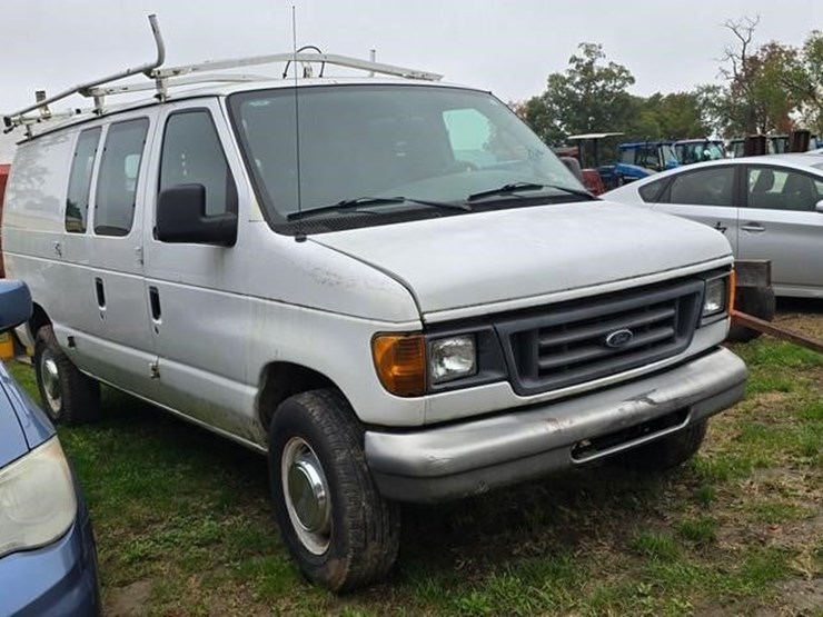 2006-ford-e250-image-2