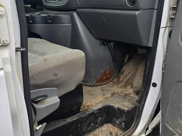2006-ford-e250-image-10