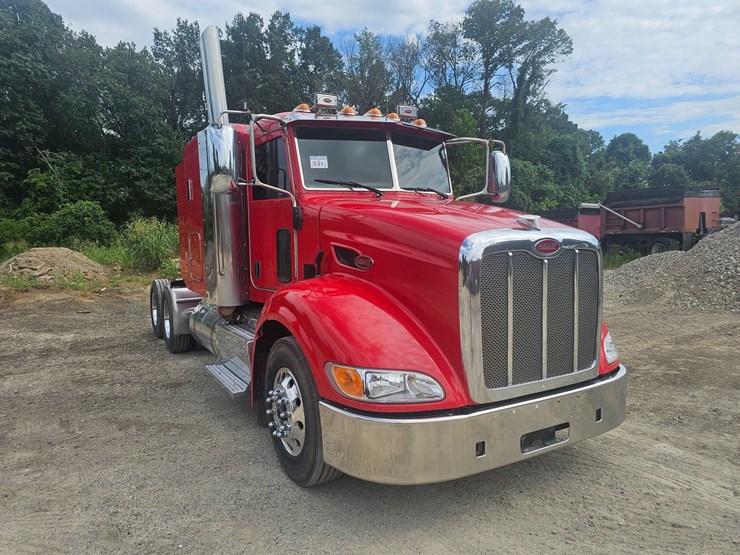 #15801-•-2012-peterbilt-384-sleeper-truck-image-52