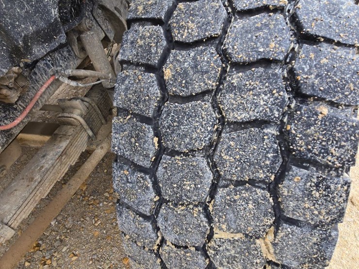 2012-caterpillar-ct660-image-55