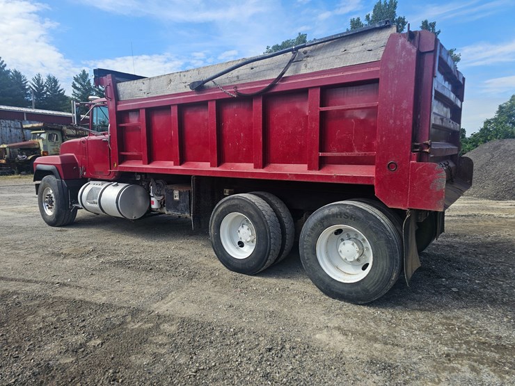 #15804-•-1998-mack-rd688s-dump-truck-image-17