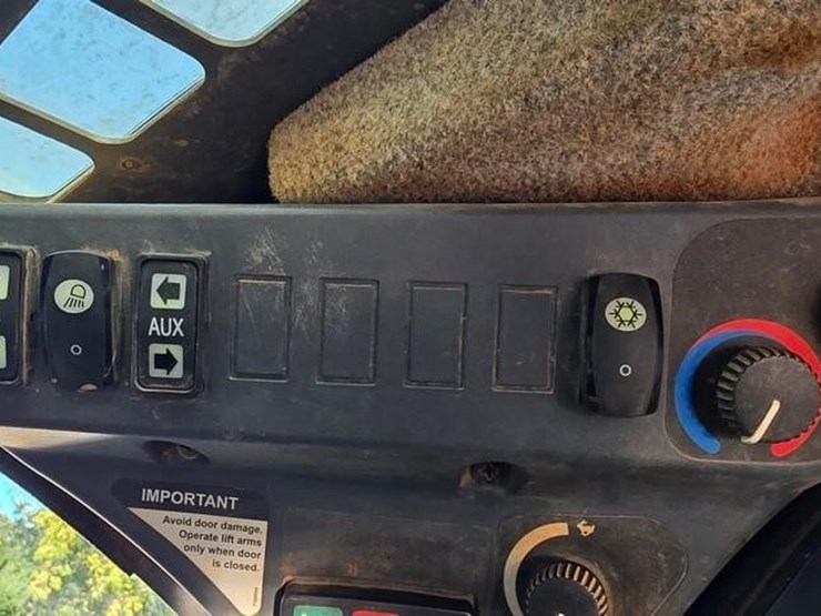 2018-deere-331g-image-51