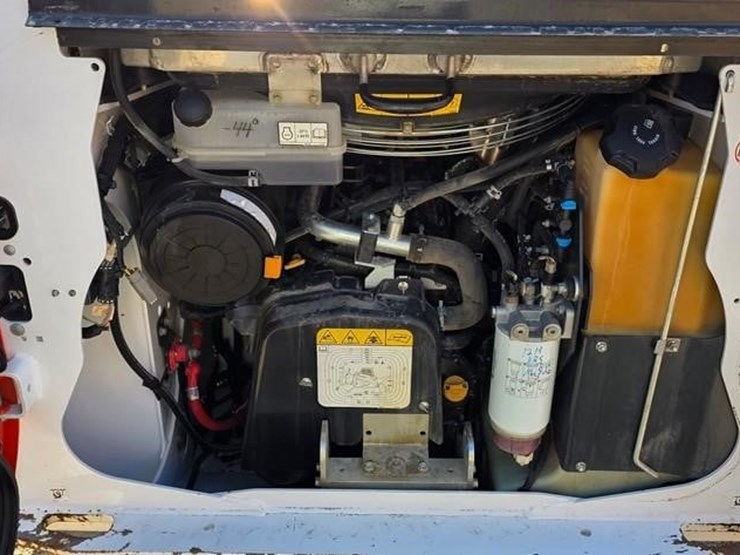 2020-bobcat-s76-image-39