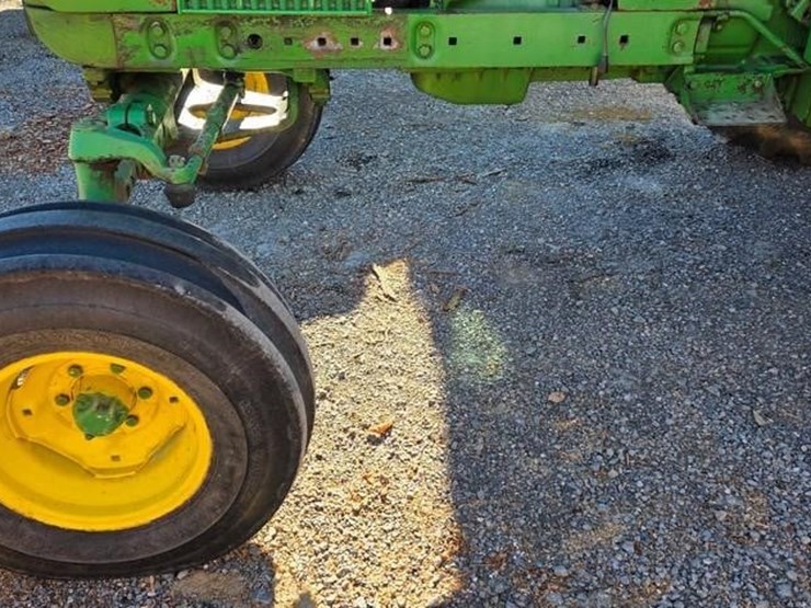 1972-john-deere-2520-image-25