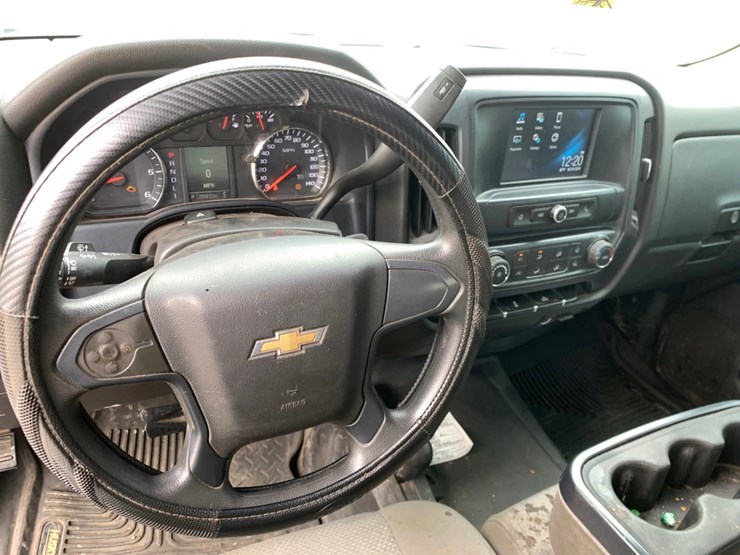 2018-chevrolet-silverado-2500hd-image-9