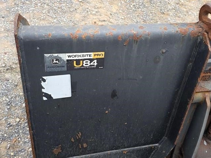 2012-bobcat-s650-image-32