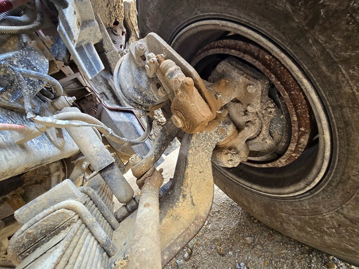 2012-caterpillar-ct660-image-54