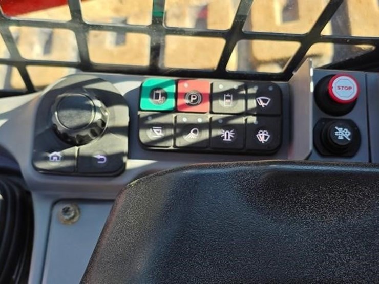 2023-kubota-svl75-3-image-55