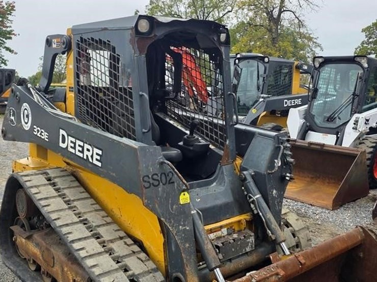 2017-deere-323e-image-7