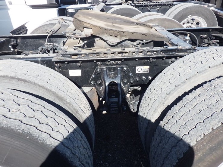 2021-kenworth-t680-image-15
