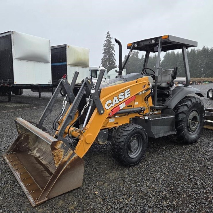 2021 CASE 570N EP