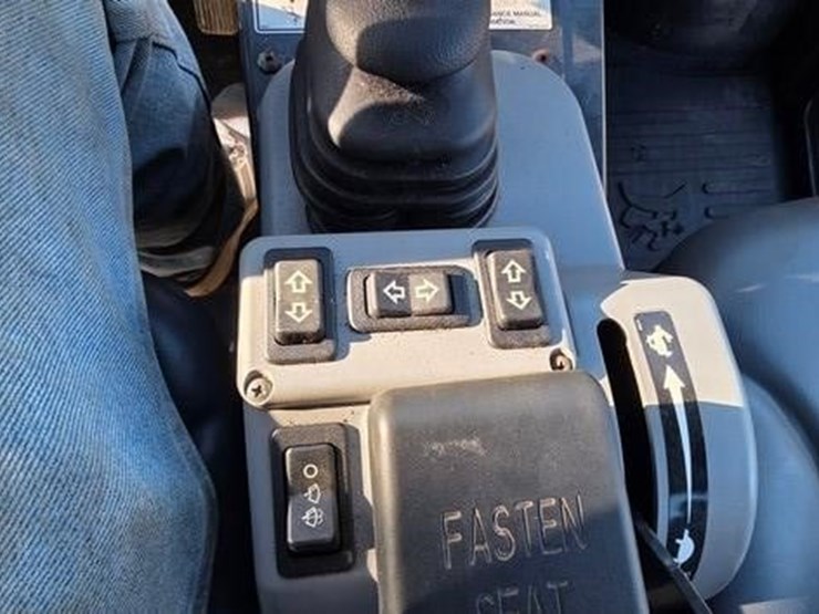 2010-bobcat-toolcat-5600-image-66