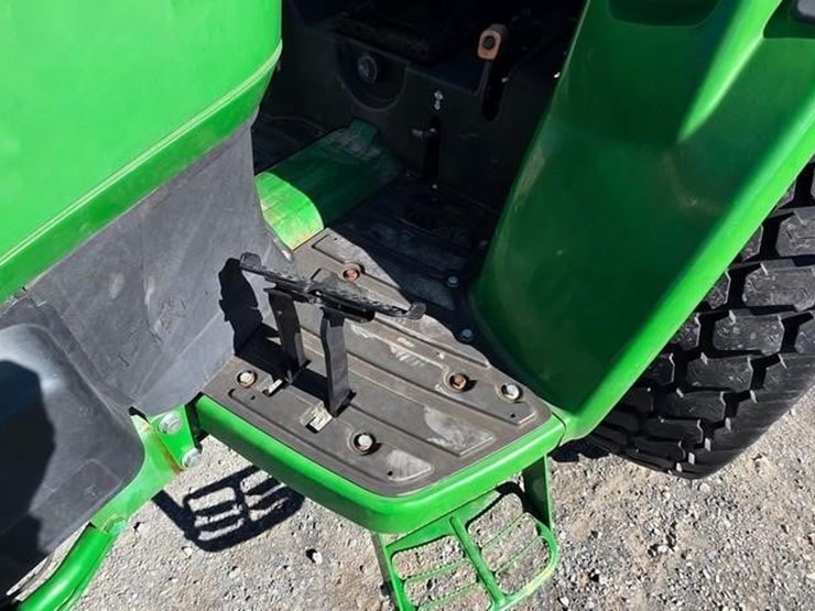 john-deere-4052m-image-34