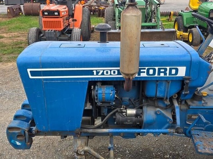 ford-1700-image-9