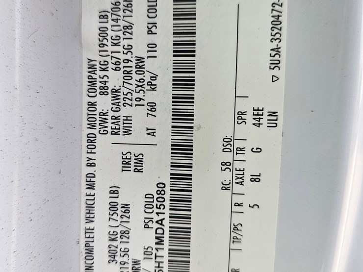 2021-ford-f550-image-13