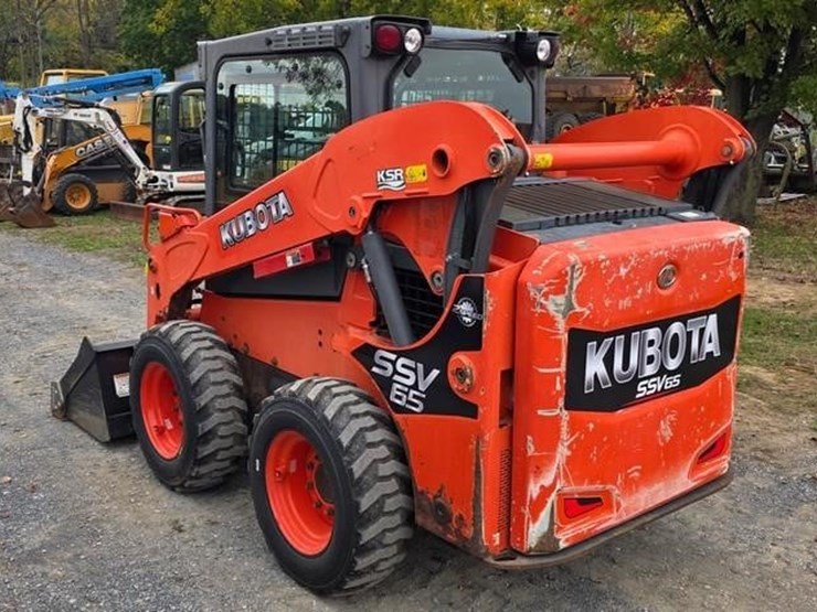 2016-kubota-ssv65-image-3