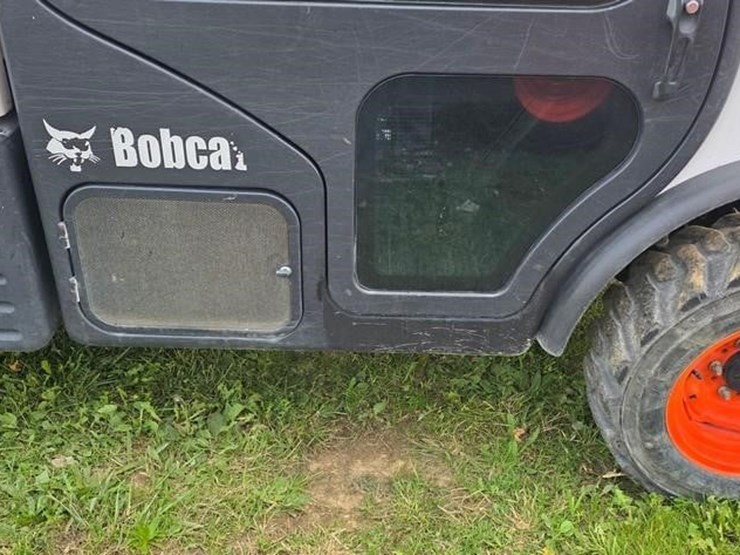 2003-bobcat-toolcat-5600-image-26