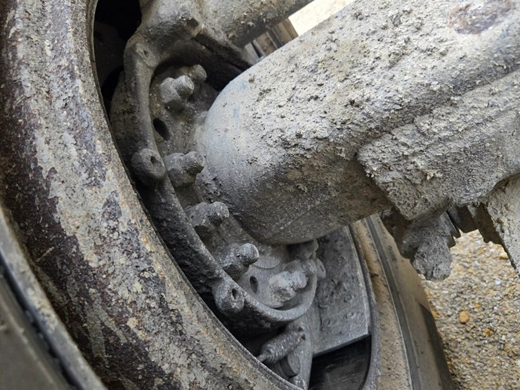2012-caterpillar-ct660-image-92