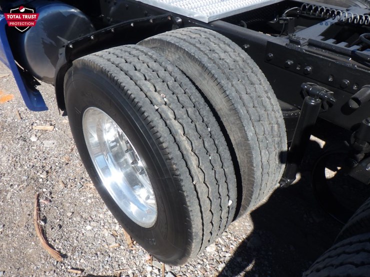 2020-peterbilt-579-image-16