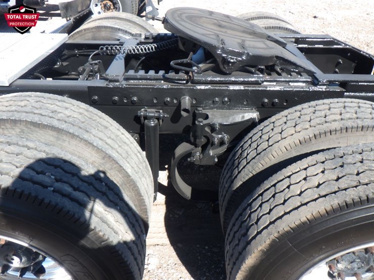 2020-peterbilt-579-image-17