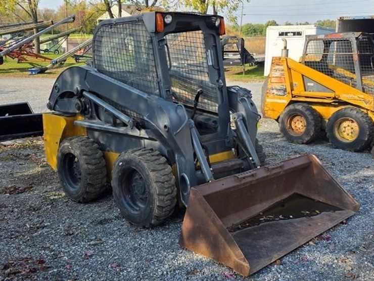 2014-new-holland-l218-image-1