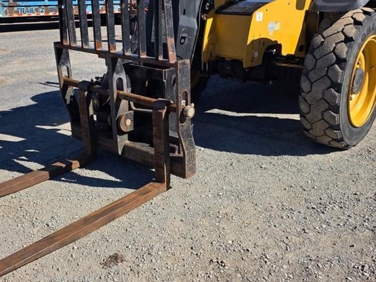 2018-caterpillar-tl642d-image-6