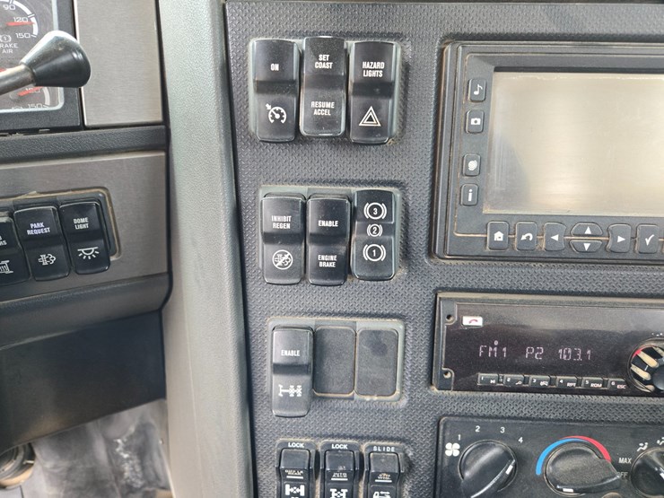 2012-caterpillar-ct660-image-80