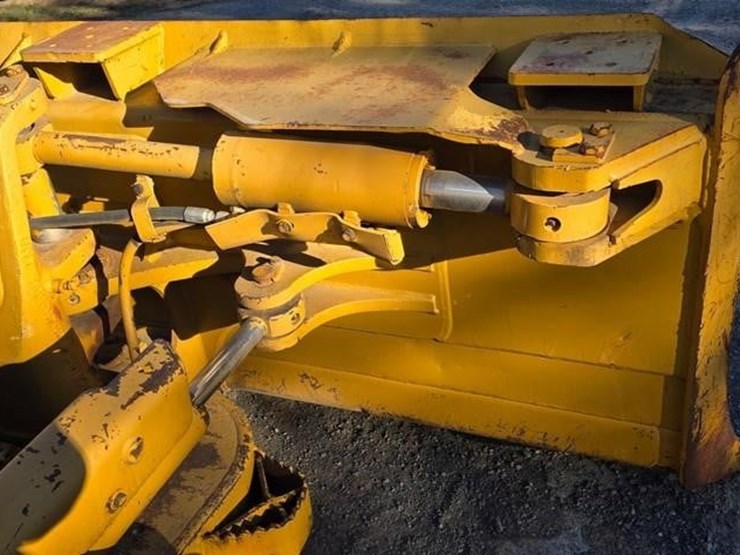 2009-caterpillar-d6k-xl-image-44
