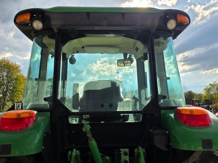 2016-john-deere-5065e-image-19